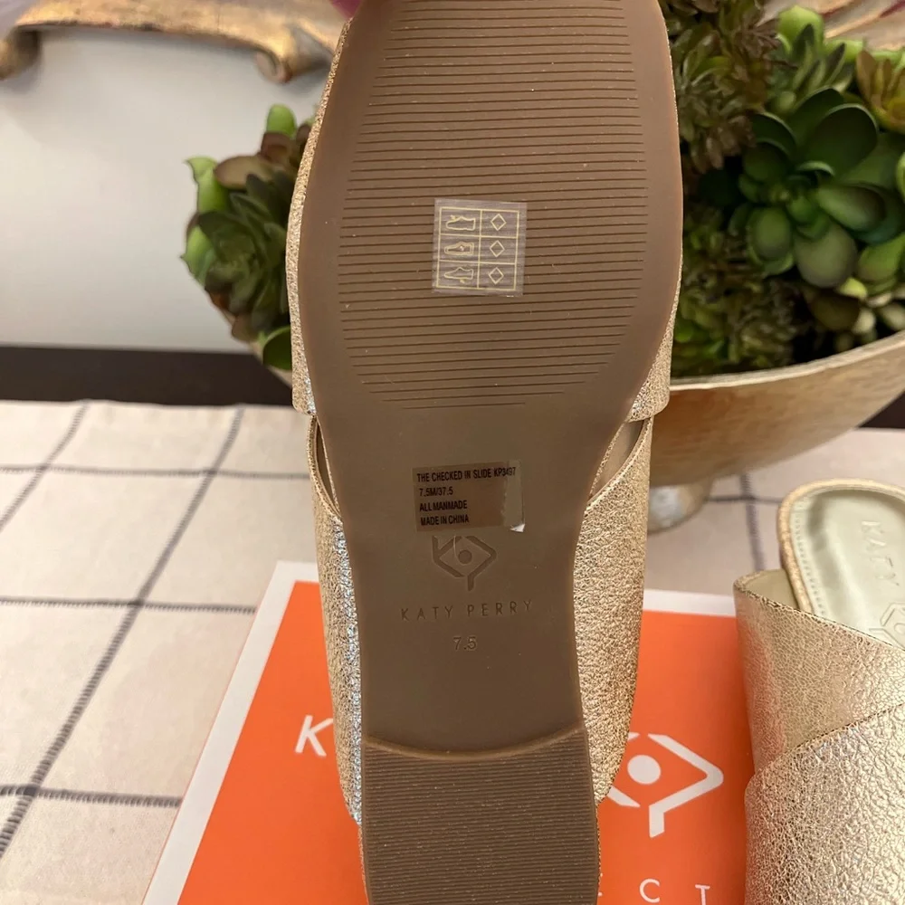 Katy Perry Collection Gold Metallic Slides Size 7.5 Stunning Summer Sandal NIB
